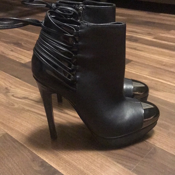 Roberto Cavalli (Just cavalli) booties. - Picture 3 of 7